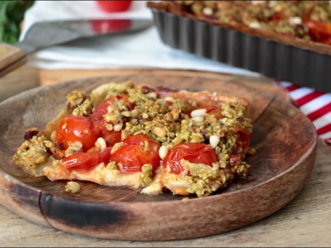 Tarte à la tomate cerise et crumble au pesto