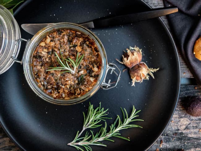 Terrine forestière à la bière brune, noisettes et thym