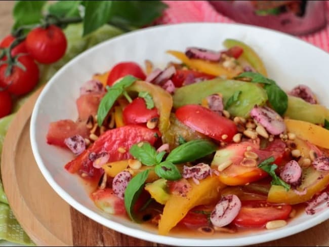 Méli-mélo de tomates, échalion au sumac et pignons de pin de Yotam Ottolenghi