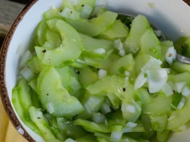 Rougail concombre (salade de concombre épicée)