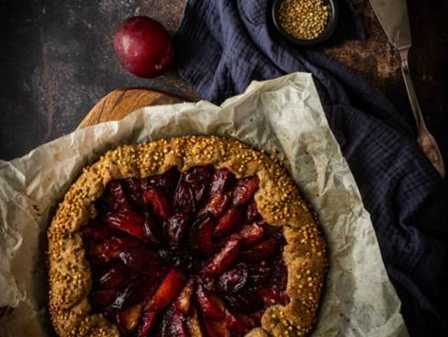 Tarte rustique aux prunes et sarrasin