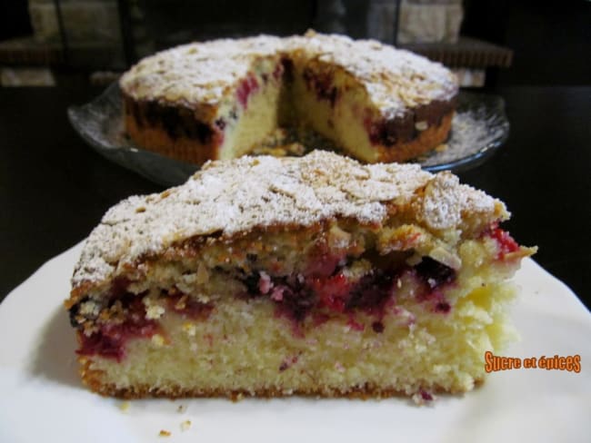 Gâteau bi-couche aux fruits rouges et amandes