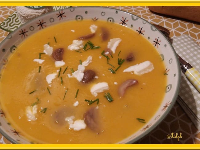 Velouté de courge Butternut accompagné de châtaignes et Chavignol