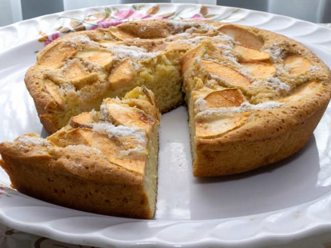 Sponge cake aux pommes bien moelleux