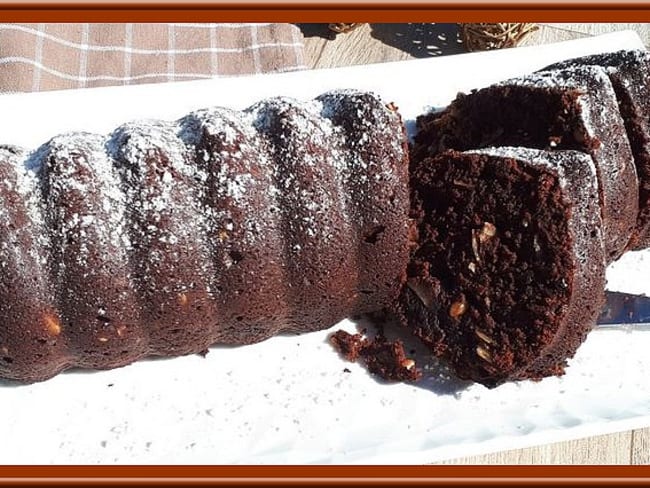 Cake au chocolat aux amandes et pignons dorés