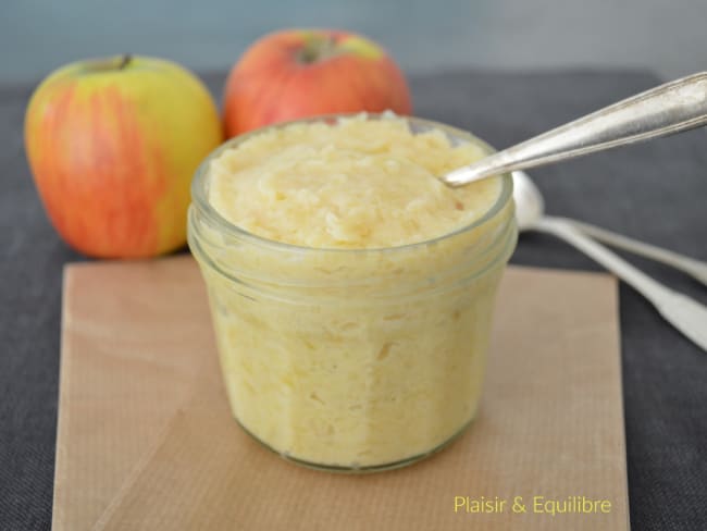 Beurre de pommes à l’érable pour un le petit déj