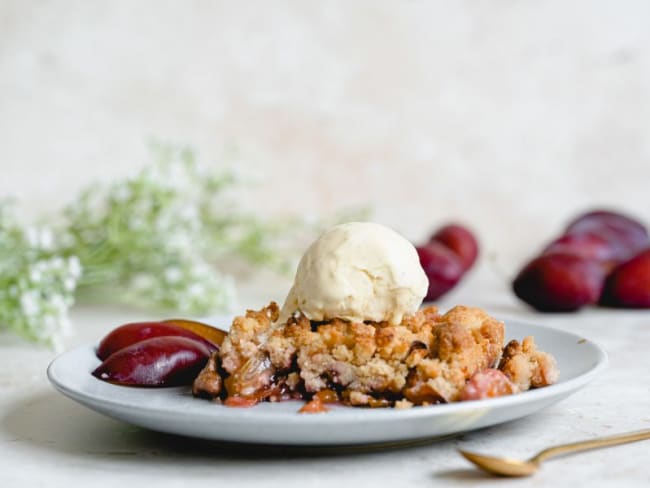 Crumble aux Prunes et Amandes