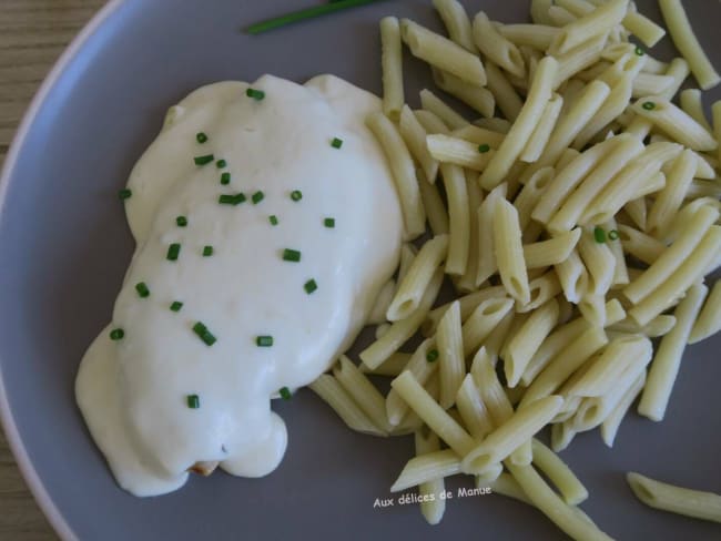 Blancs de poulet à  la crème d'emmental et ciboulette