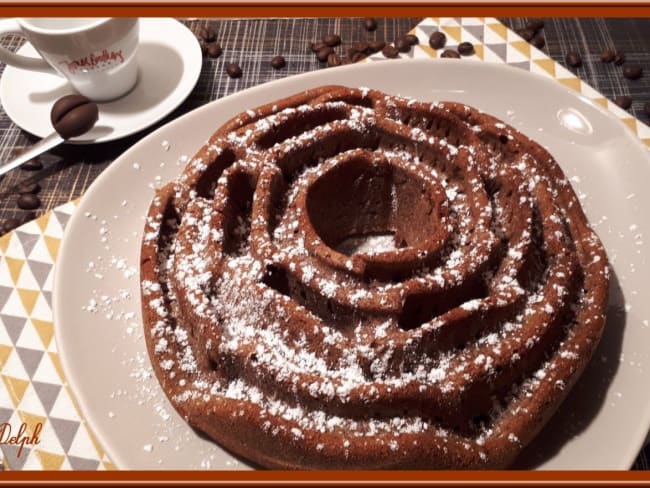 Gâteau aux noix de pécan et café