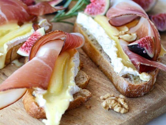 Tartines au camembert fondant