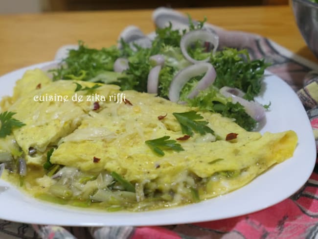 Omelette baveuse au gruyère et pousse d'oignons