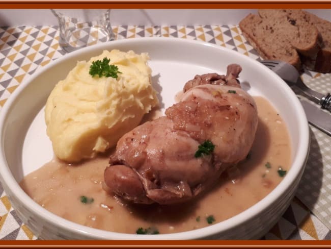 Cuisses de poulet au vin rouge