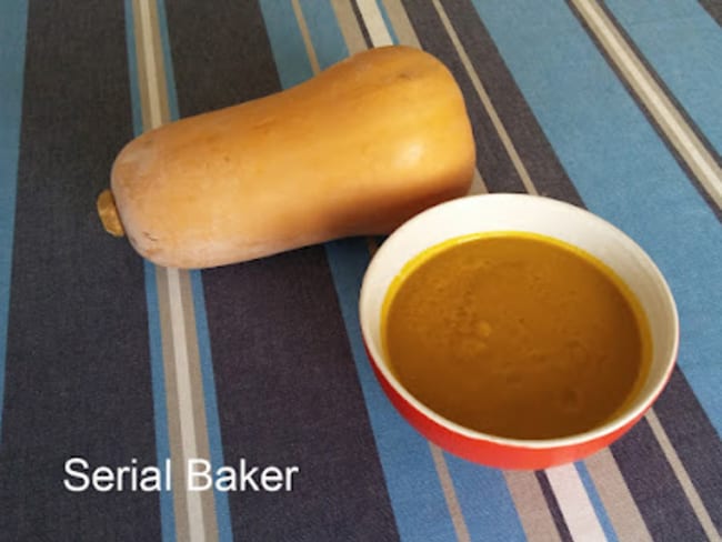 Soupe de butternut, panais et céléri branche