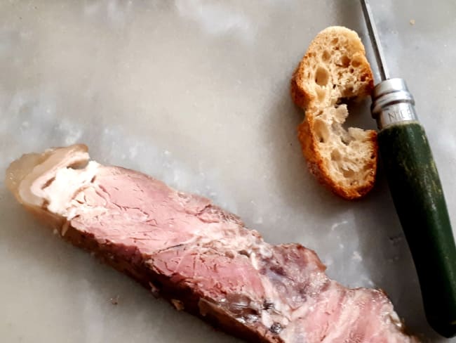 Rouelle de porc au bouillon, façon jambon cuit