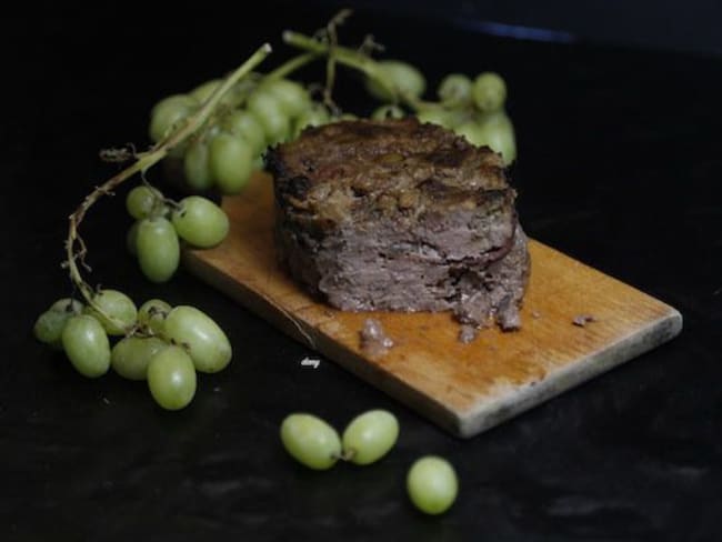 Terrine de canard au raisin