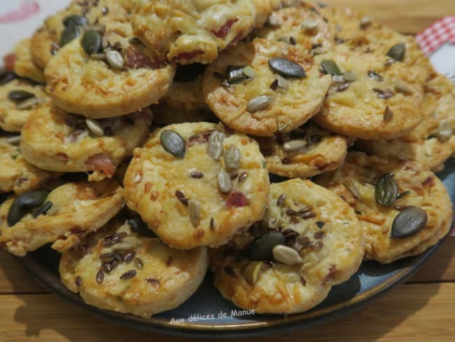 Sablés aux lardons, parmesan et graines