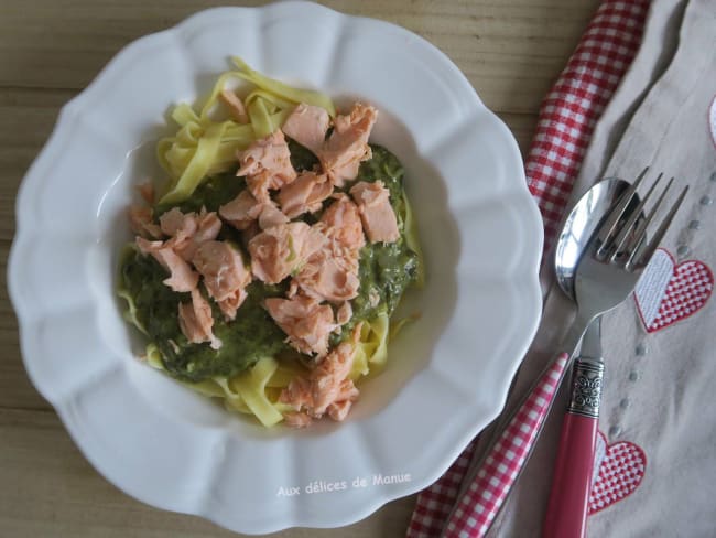 Tagliatelles à  l'oseille et au saumon