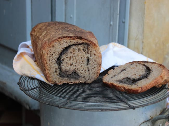 Pain roulé à la tapenade