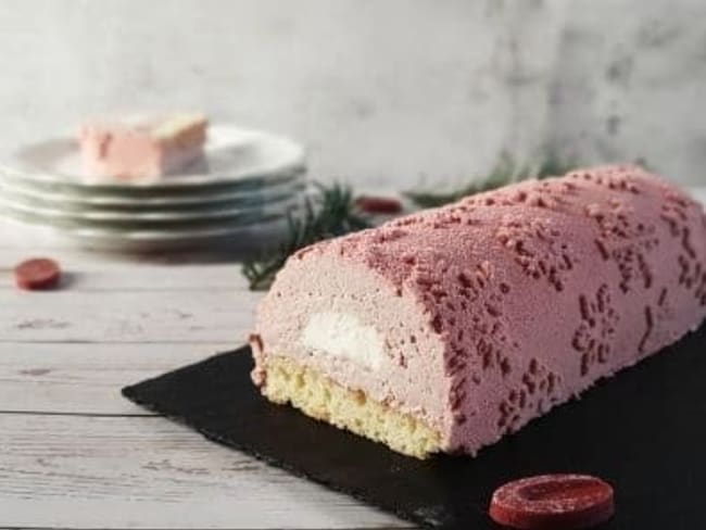 Bûche vanille fraises