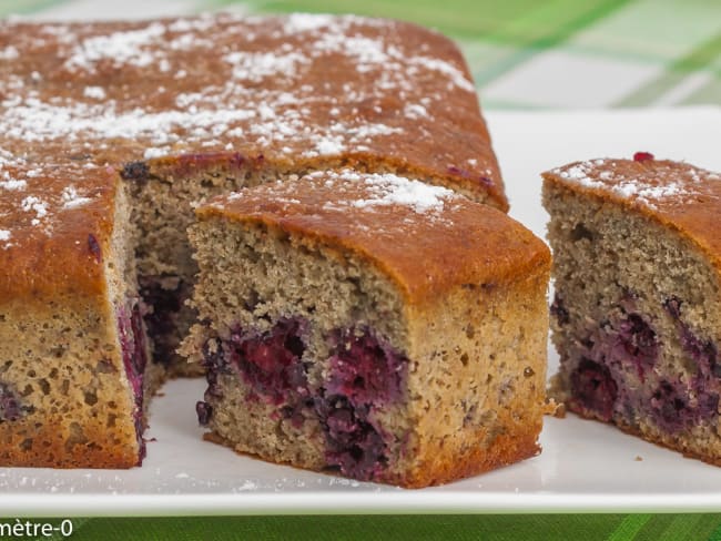 Gâteau à la farine de millet et aux mûres