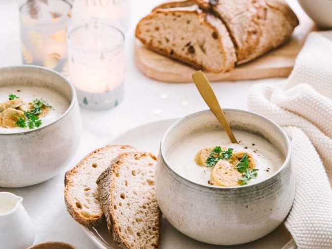 Crème de chou-fleur, quenelles aux cèpes : une entrée festive