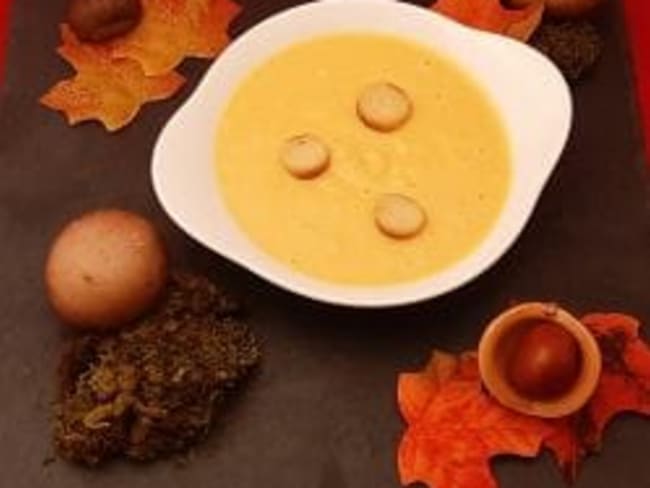 Velouté de champignons de paris et châtaignes