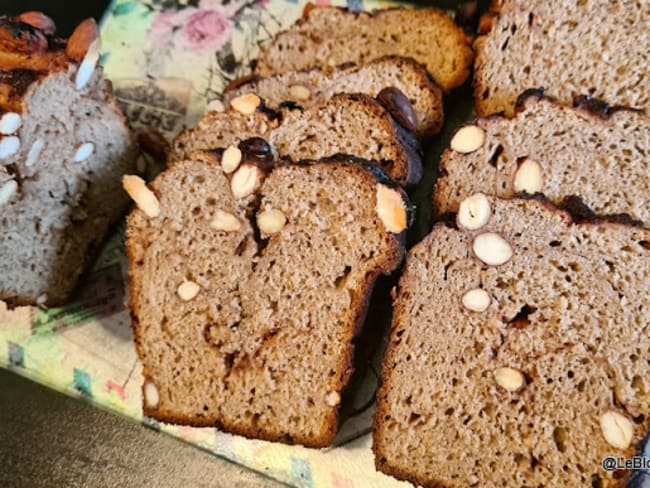 Brioche à la farine de châtaigne et à la marmelade de prunes (recette low carb)