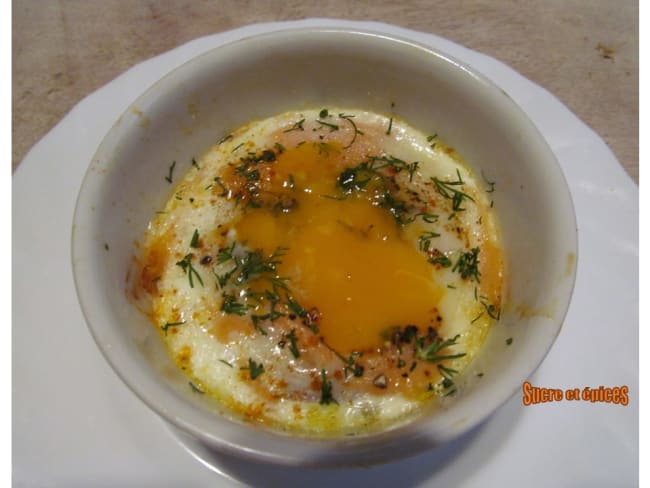 Oeufs cocotte au saumon fumé et crème fraîche