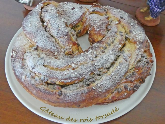 Gâteau des rois torsadé pour l'épiphanie