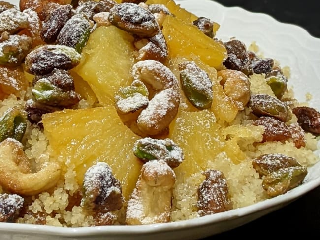 Mesfouf, couscous aux fruits caramélisés.