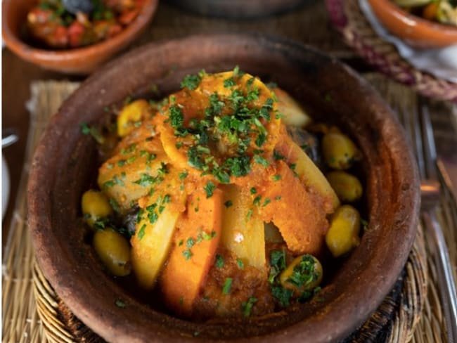 Tajine de poulet aux carottes et olives