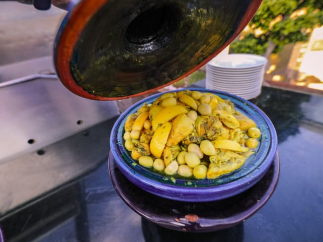 Tajine de lapin au citron confit et aux olives