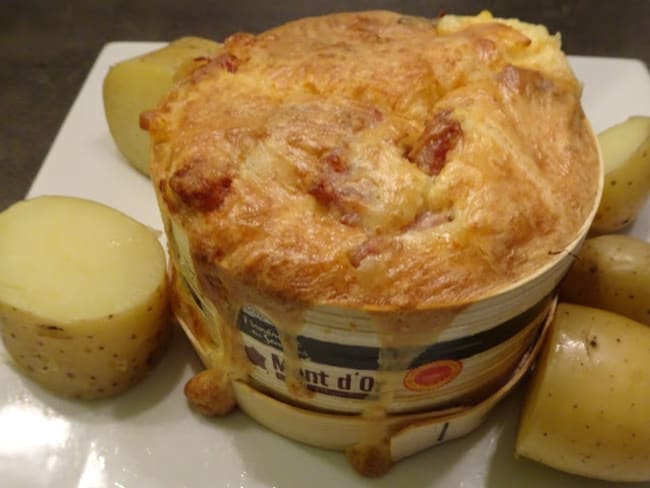 Vacherin Mont d'Or à la saucisse de Morteau