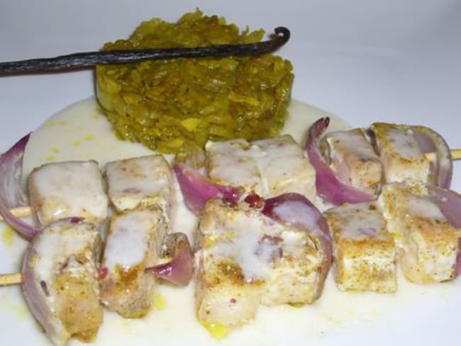 Brochettes d’espadon à l’huile de vanille et fenouil au curcuma