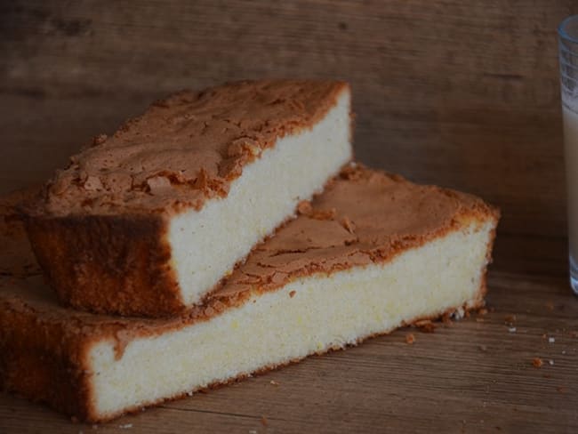 Gâteau moelleux au lait chaud