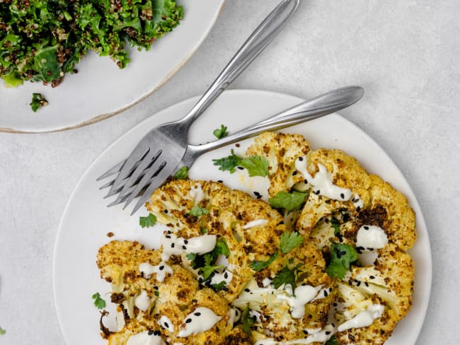 Steaks de chou-fleur et salade de quinoa