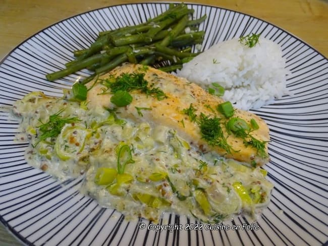 Saumon aux poireaux, sauce aneth et moutarde à l'ancienne