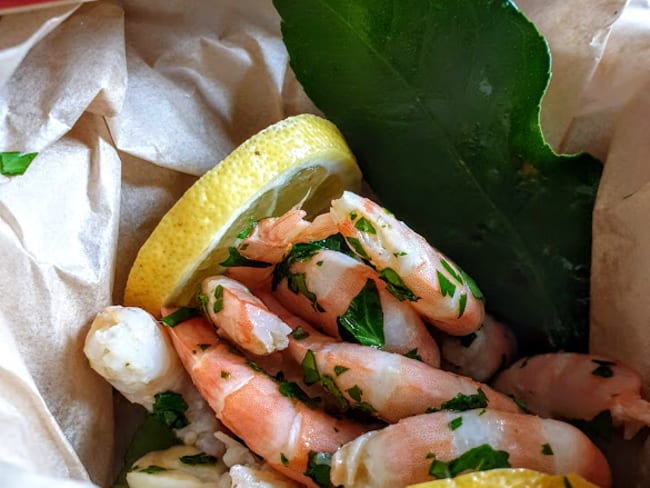 Crevettes au citron et feuilles de citronnier