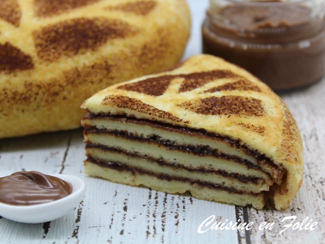 Gâteau de crêpes soufflées à la pâte à tartiner