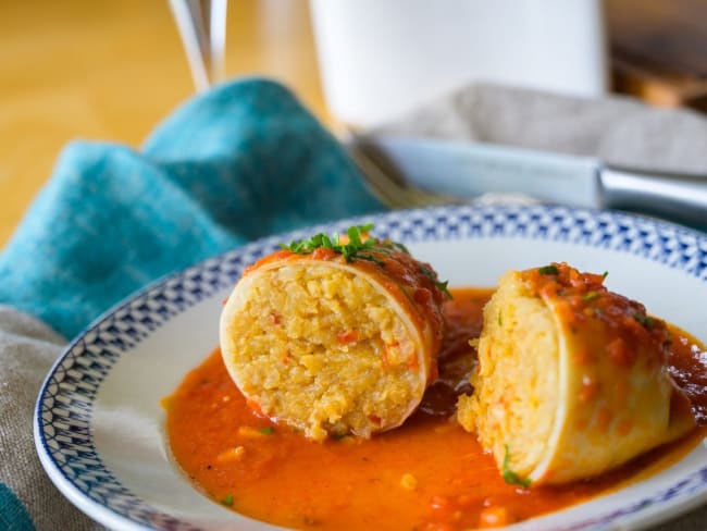 Encornets farcis au riz, sauce tomate au vin blanc