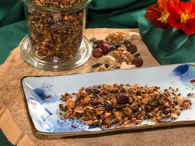 Granola salé relevé à la moutarde