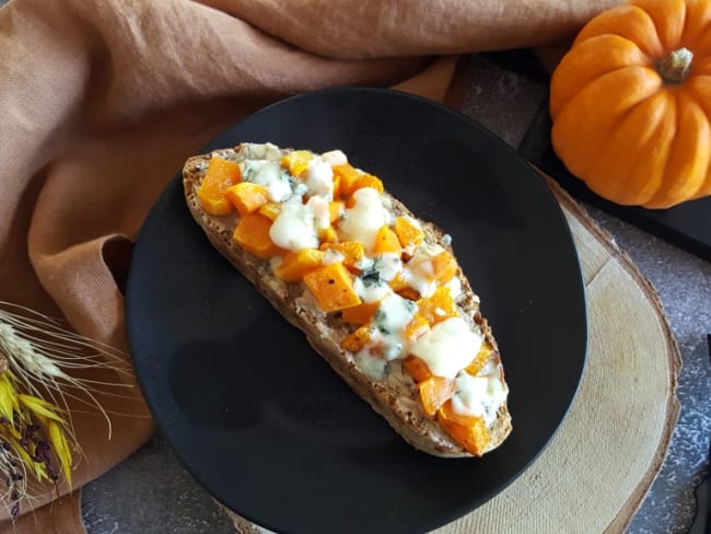 Bruchetta butternut et roquefort