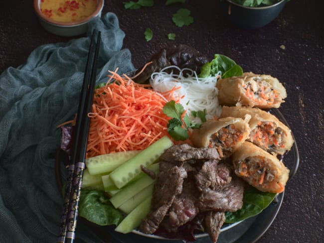 Le bo bun aux nems, la salade vietnamienne au boeuf