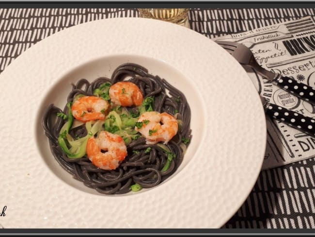 Crevettes et spaghetti à l’encre de seiche