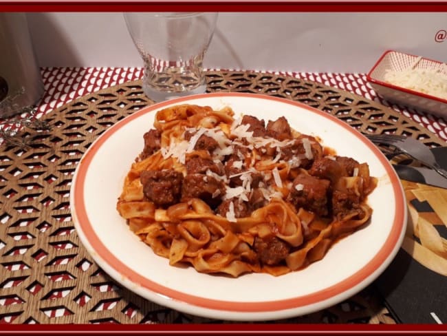 Tagliatelles à la sauce tomate