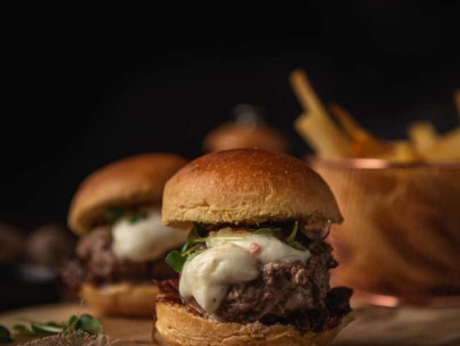 Mini-burgers à la mozzarella pour l'apéritif