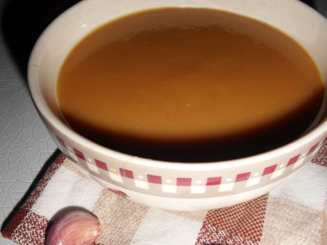 Soupe à l’ail rose au Cookéo