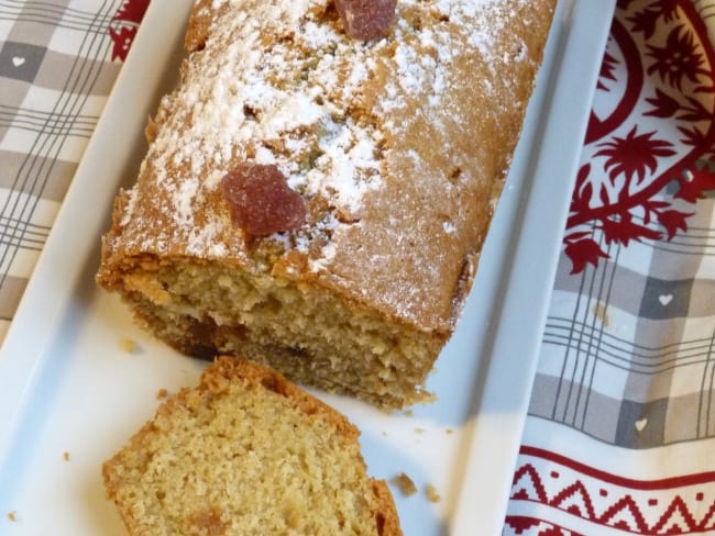 Cake noix de coco et fraises séchées