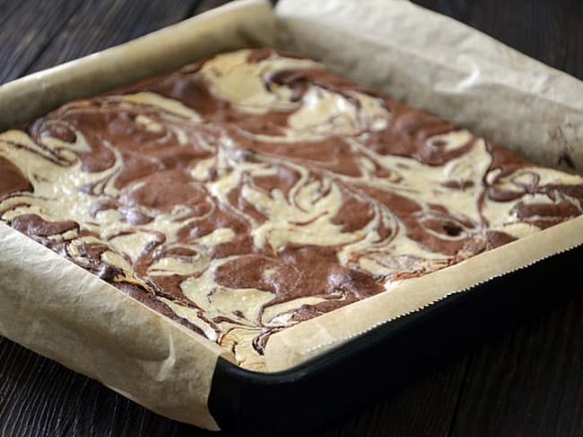 Brownie marbré à la halva et au tahini