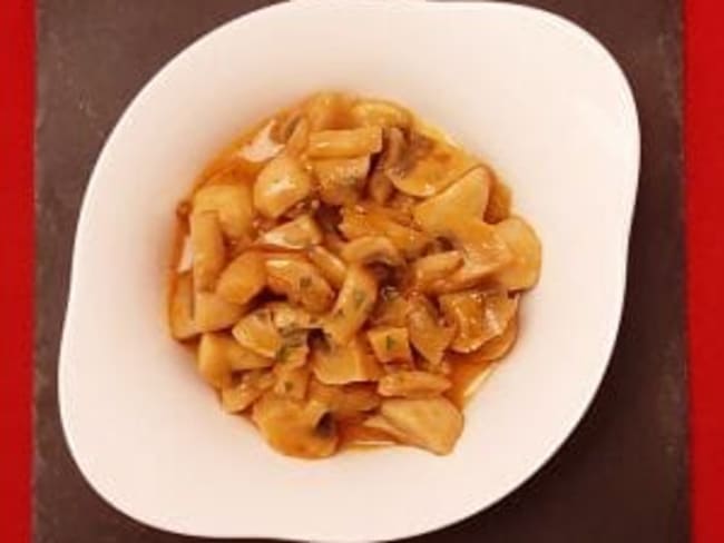 Champignons à la grecque cuits à la vapeur